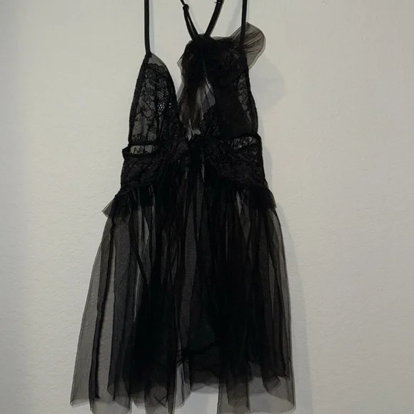 Elegant Black Lace Nightgown